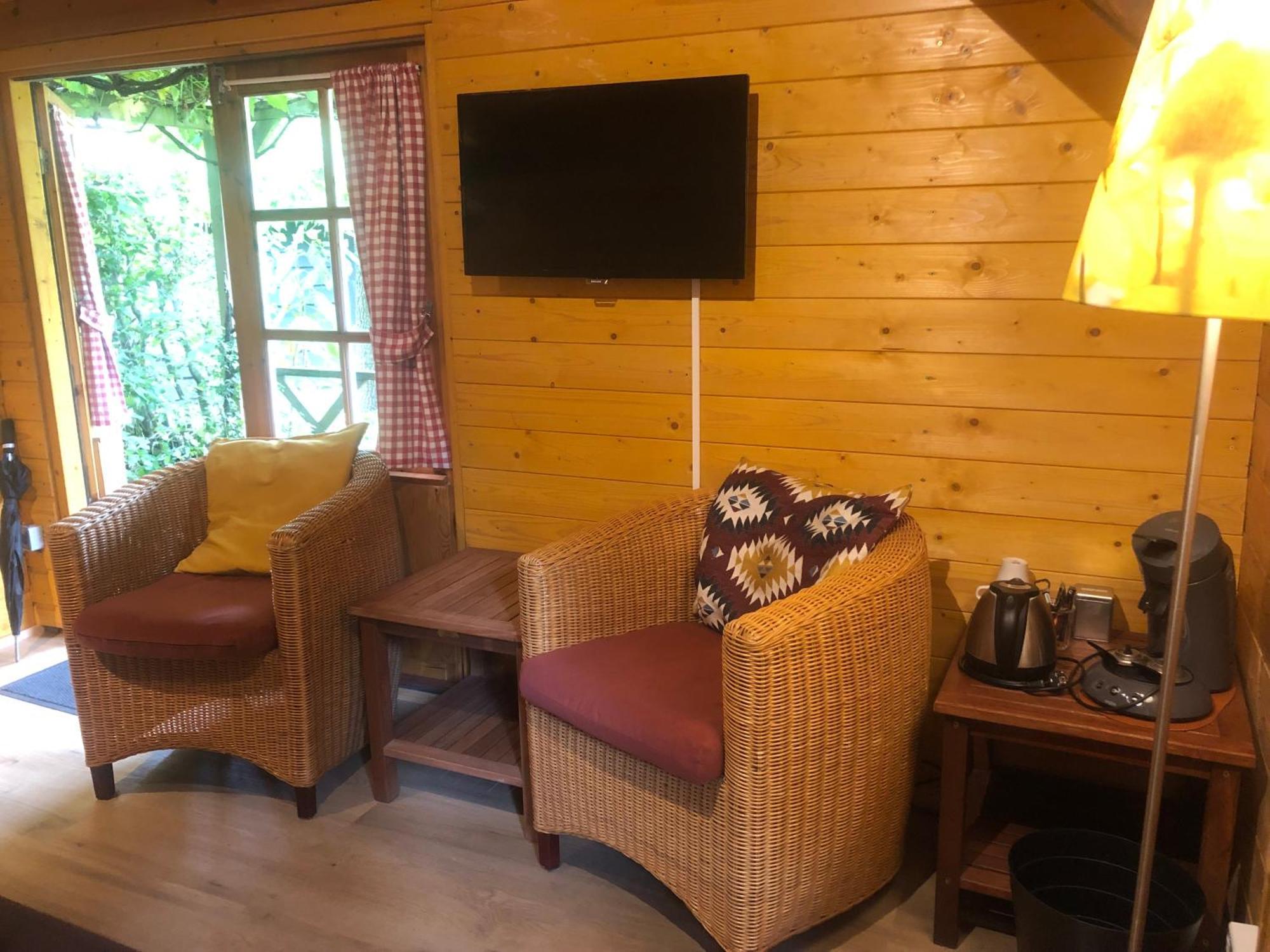 Doppelzimmer mit Gartenblick