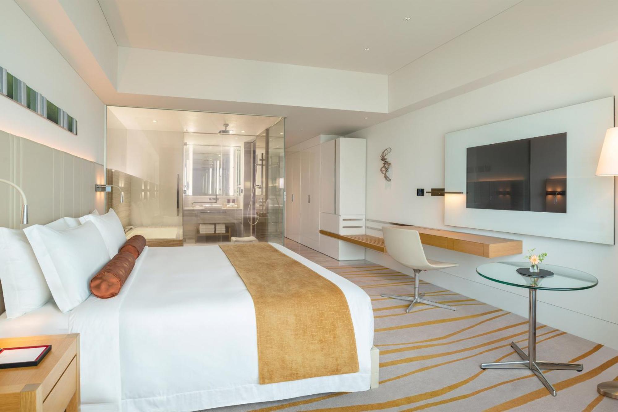 Club Deluxe Zimmer mit Kingsize-Bett und Zugang zur Club Lounge