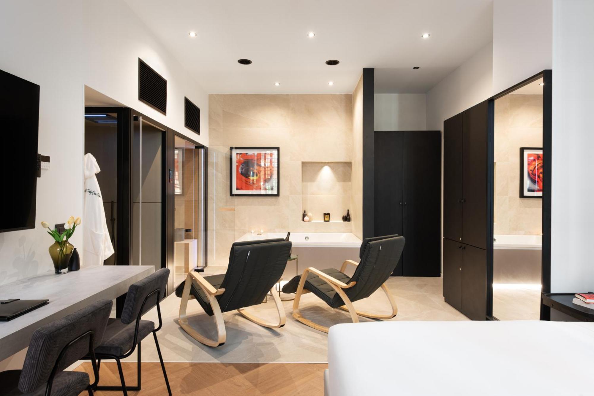 Deluxe Suite mit Whirlpool-Badewanne