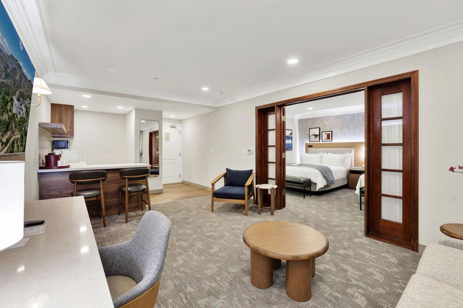 Suite mit 2 Queensize-Betten und Whirlpool - Nichtraucher