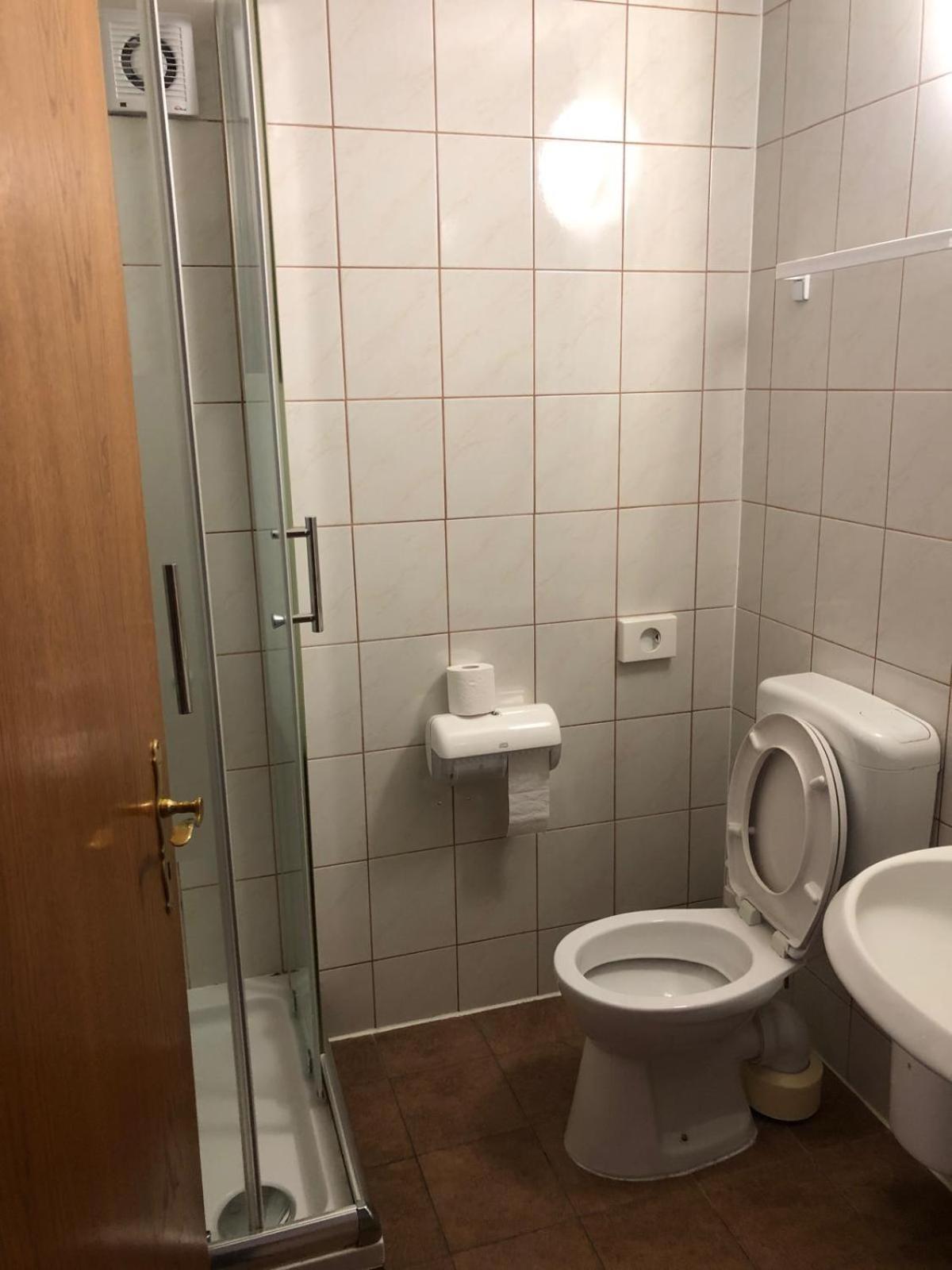 Dreibettzimmer mit Balkon