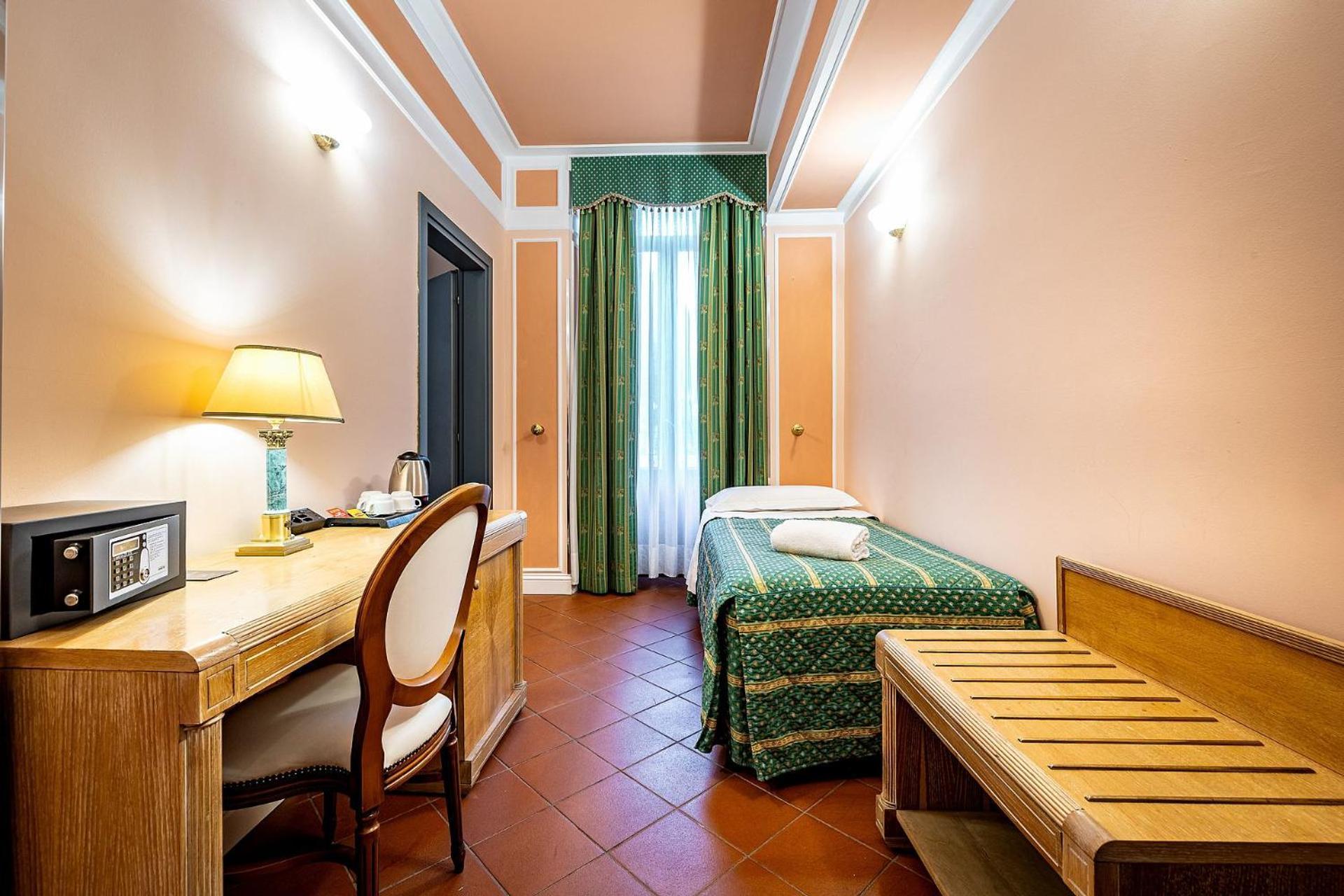 Familiensuite mit Balkon