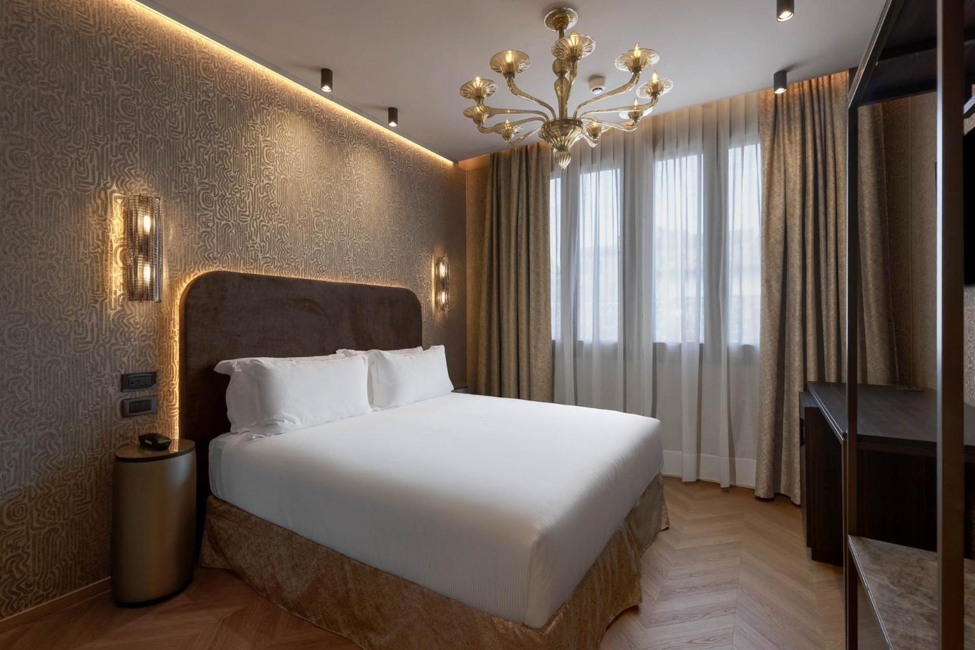 Doppel- oder Zweibettzimmer