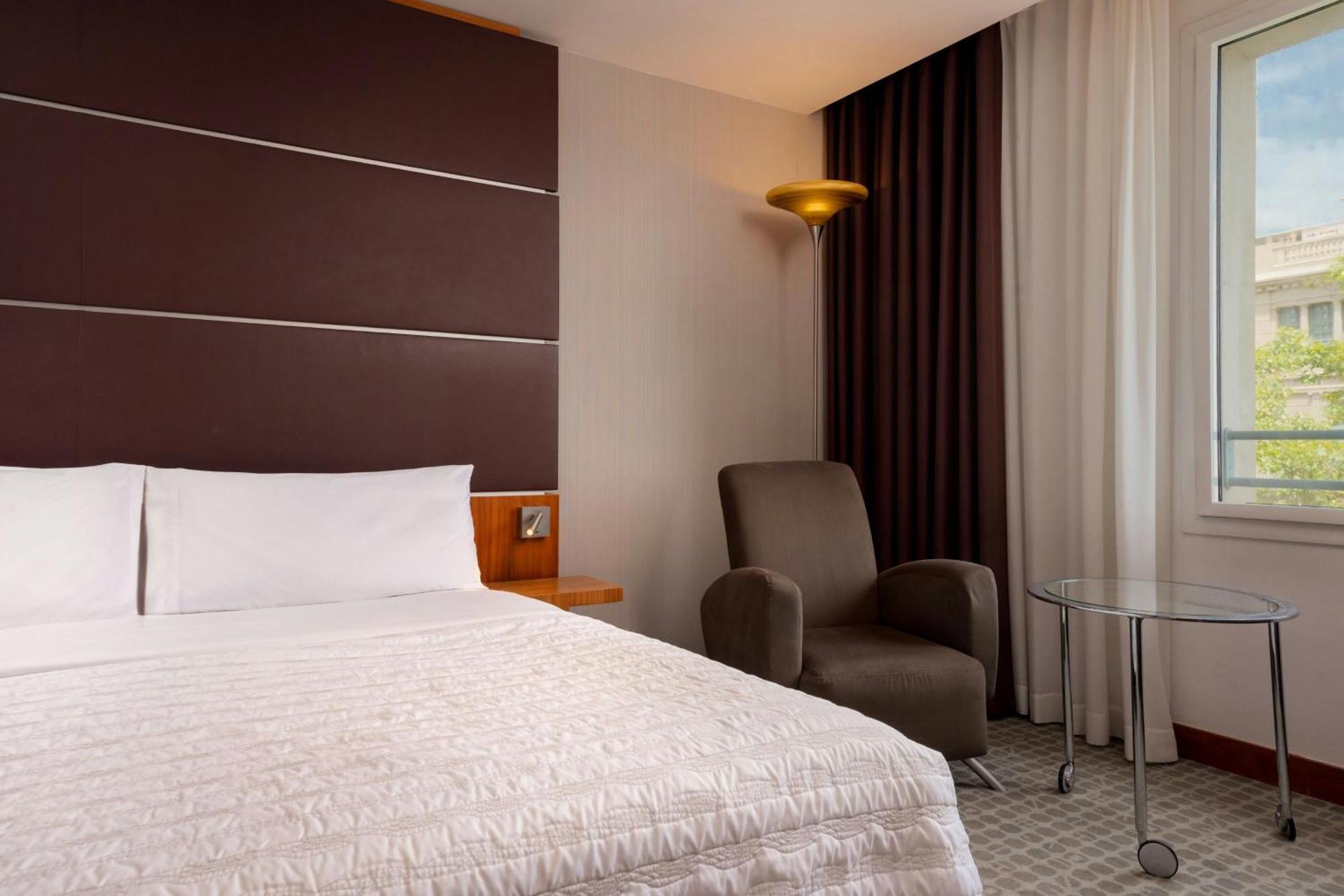 Deluxe Zimmer mit Kingsize-Bett