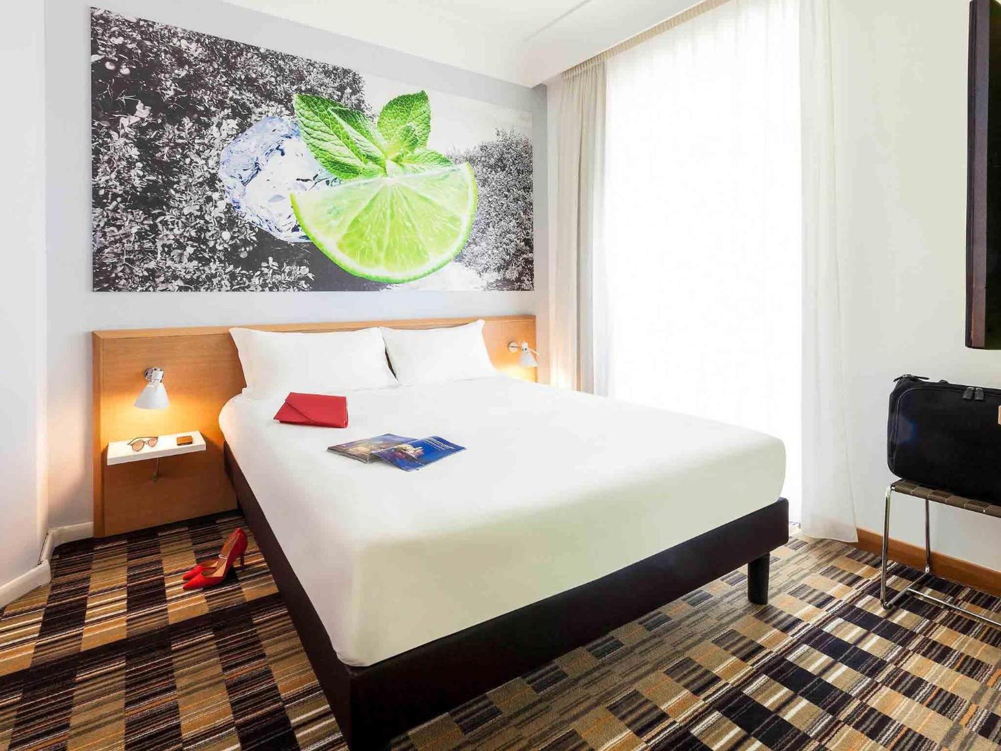 Standard Zimmer mit 1 Doppelbett und 1 Einzelbett