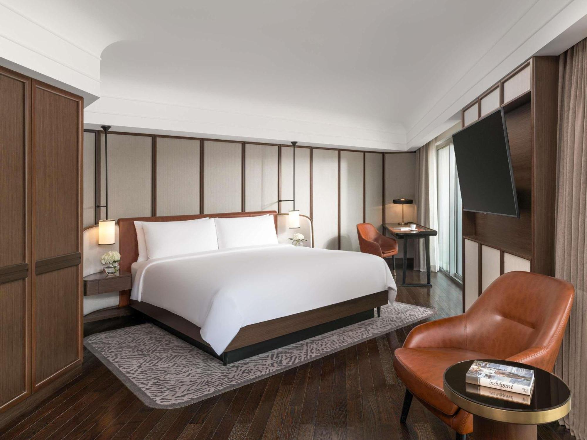 Signature Salon King Suite mit separater Lounge und 2 Balkonen