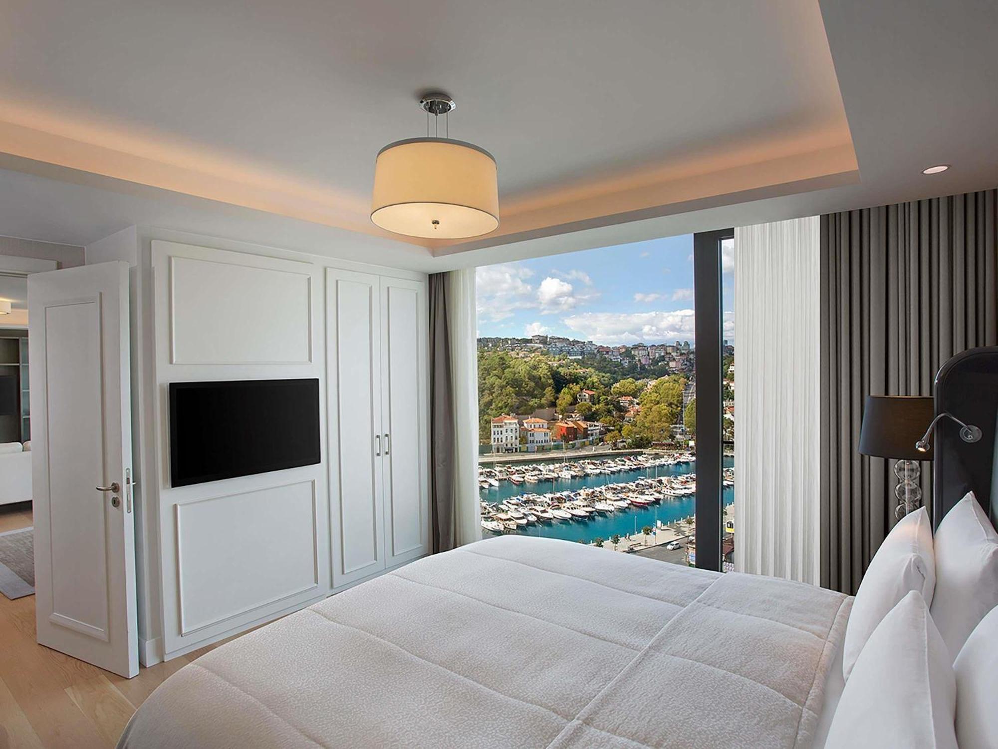 Unterkunft mit 1 Schlafzimmer und Blick auf den Yachthafen