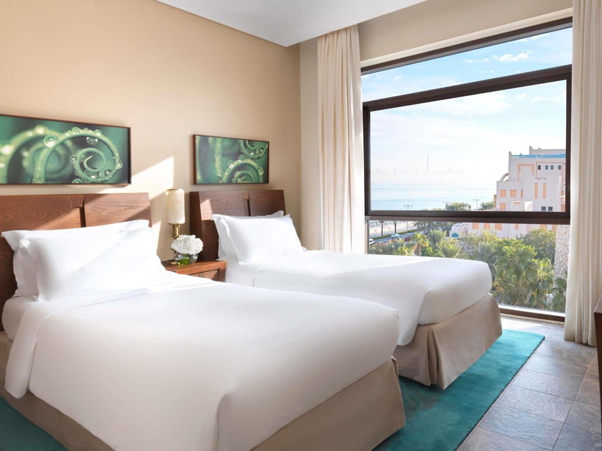 Zimmer mit 2 Schlafzimmern und Resortblick