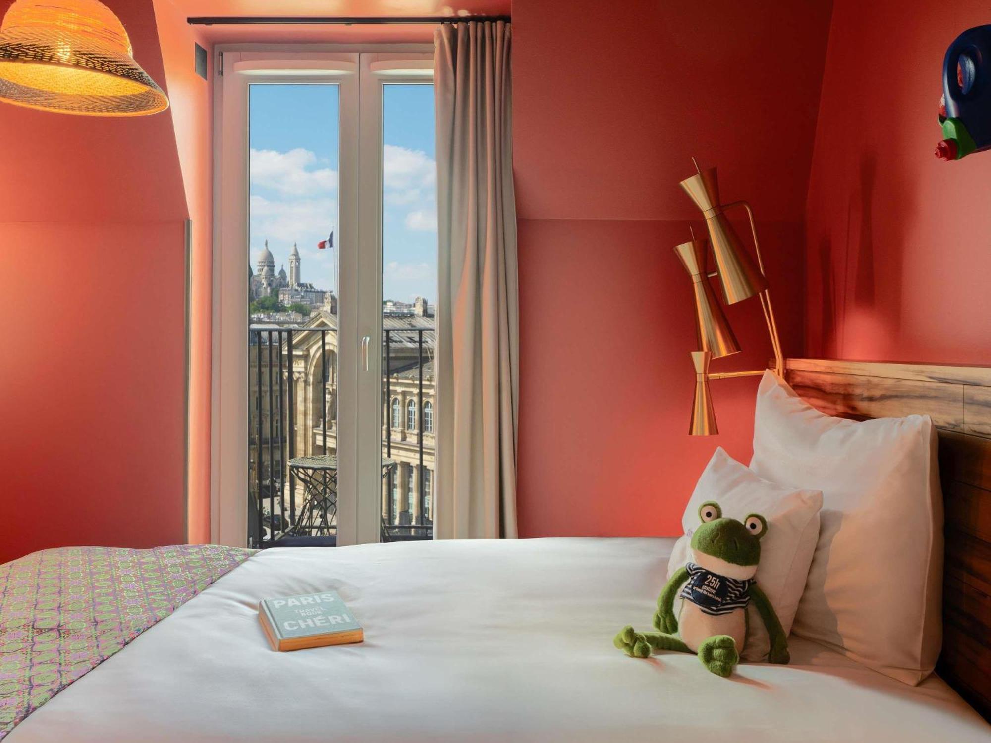 Kleines Zimmer mit Stadtblick