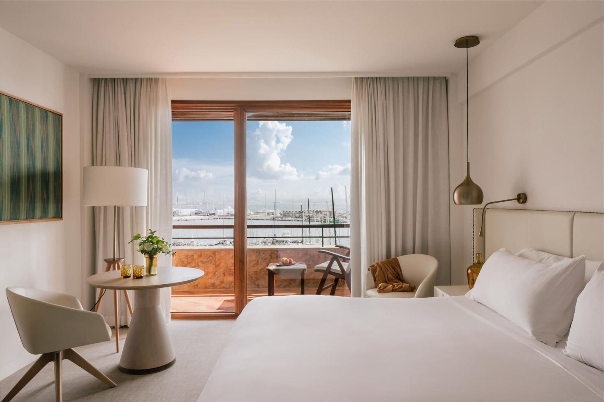 Suite Red Level mit Blick auf das Meer und die Kathedrale