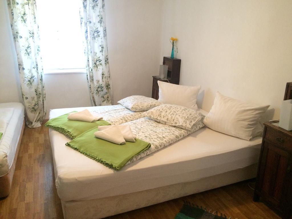 Dreibettzimmer