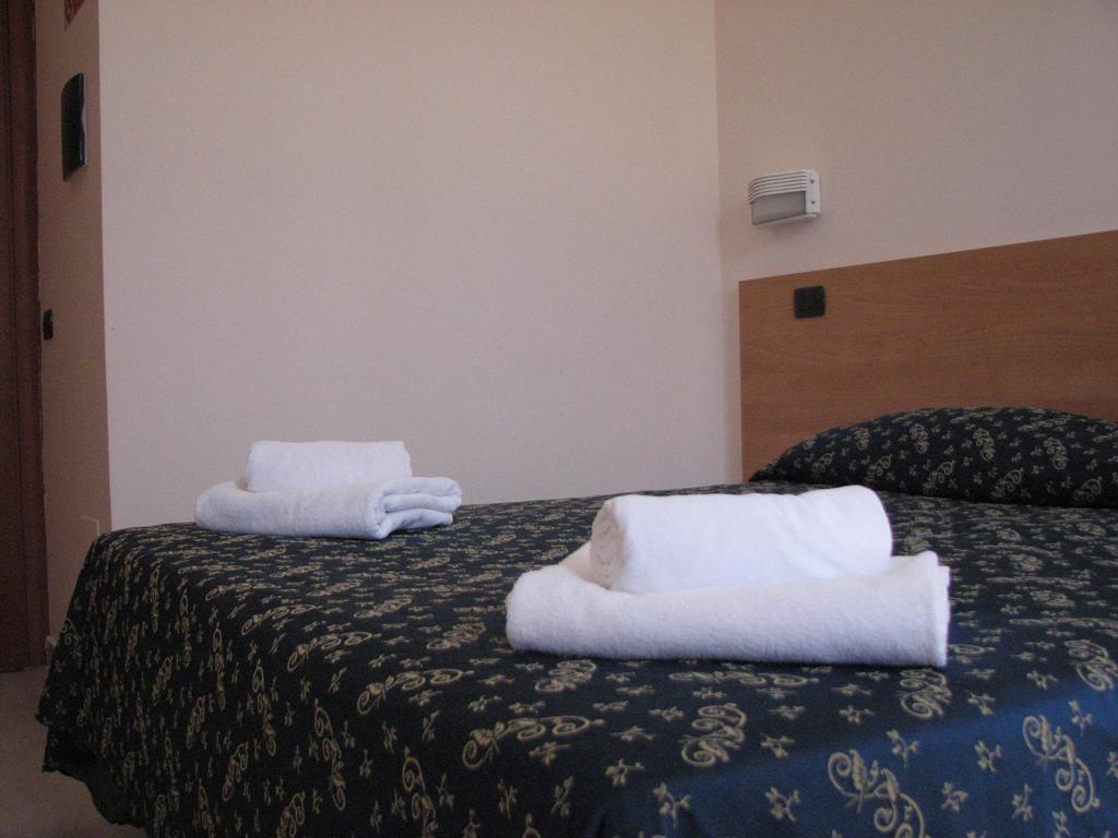 Doppel- oder Zweibettzimmer im Nebengebäude