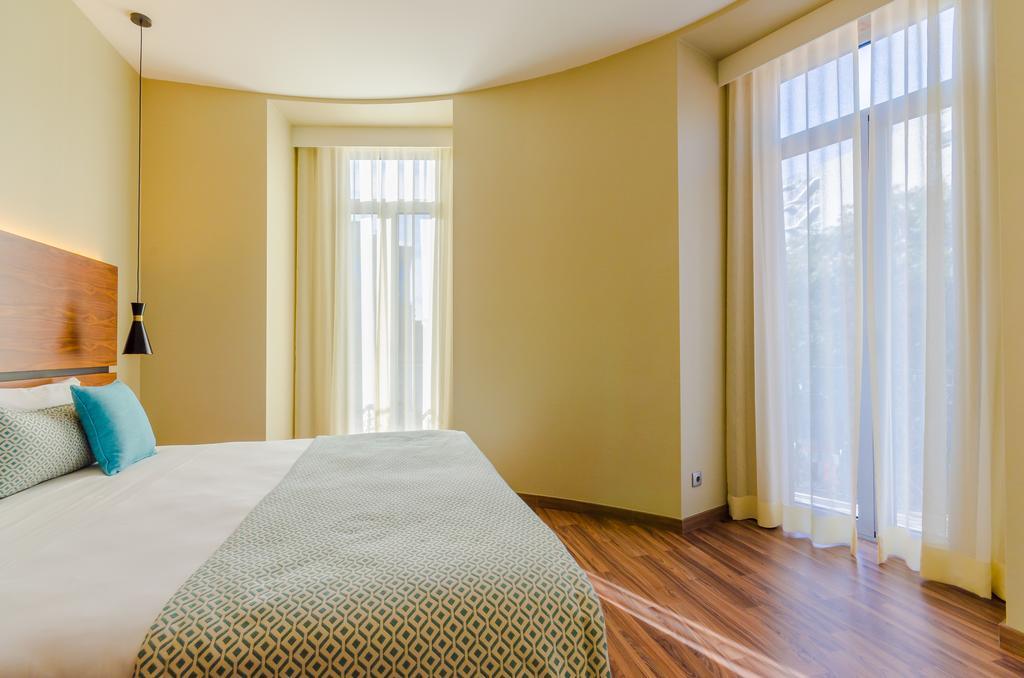 Eckzimmer mit Doppelbett