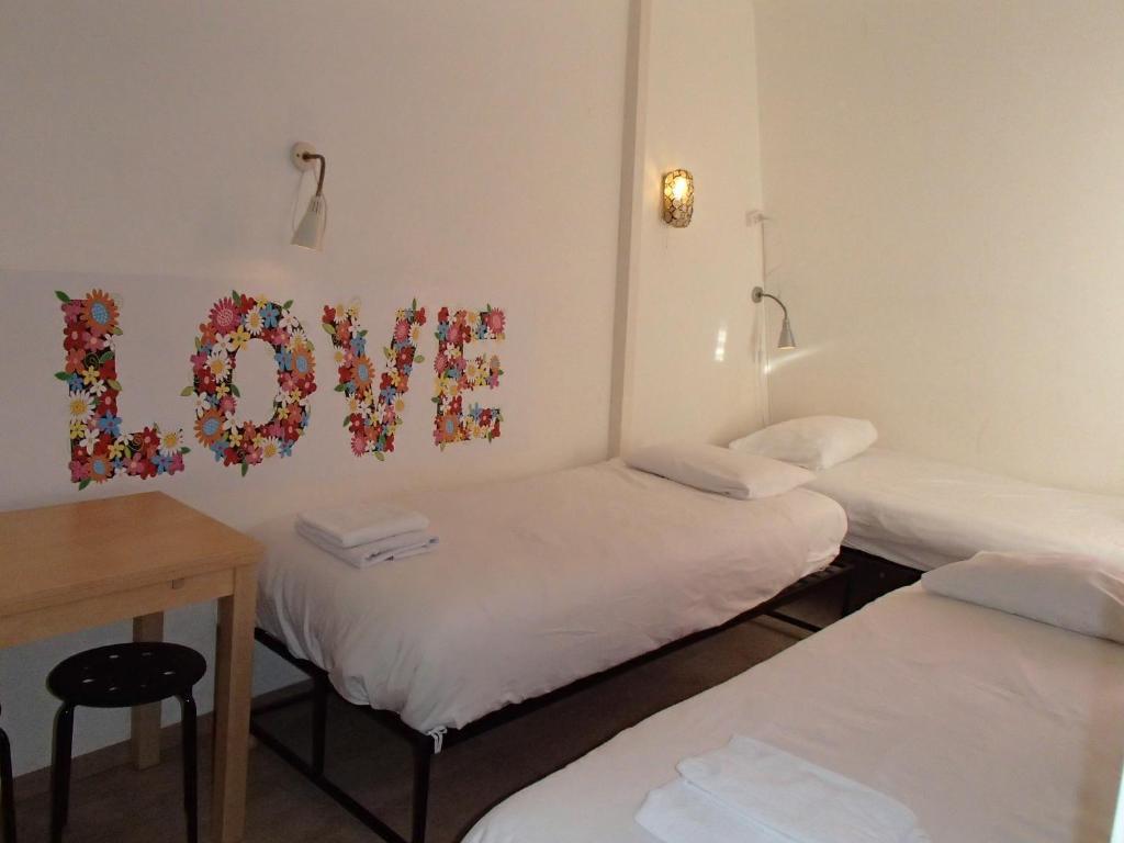Dreibettzimmer mit Gemeinschaftsbad