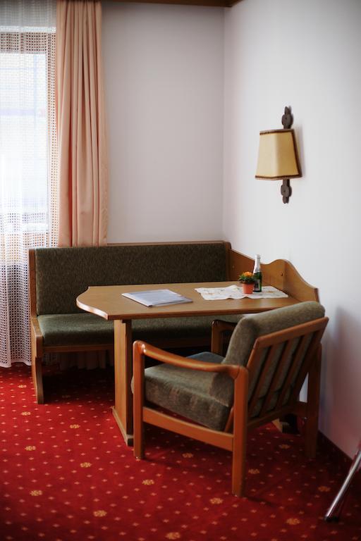 Doppelzimmer mit Balkon