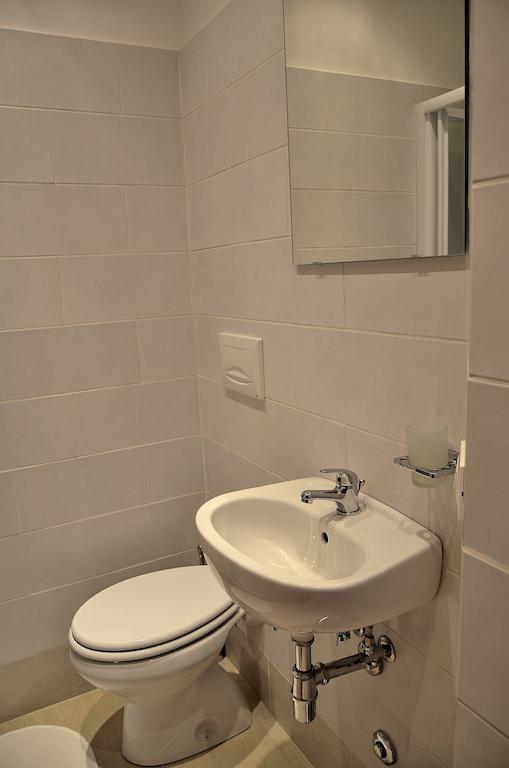 Einzelzimmer mit Gemeinschaftsbad