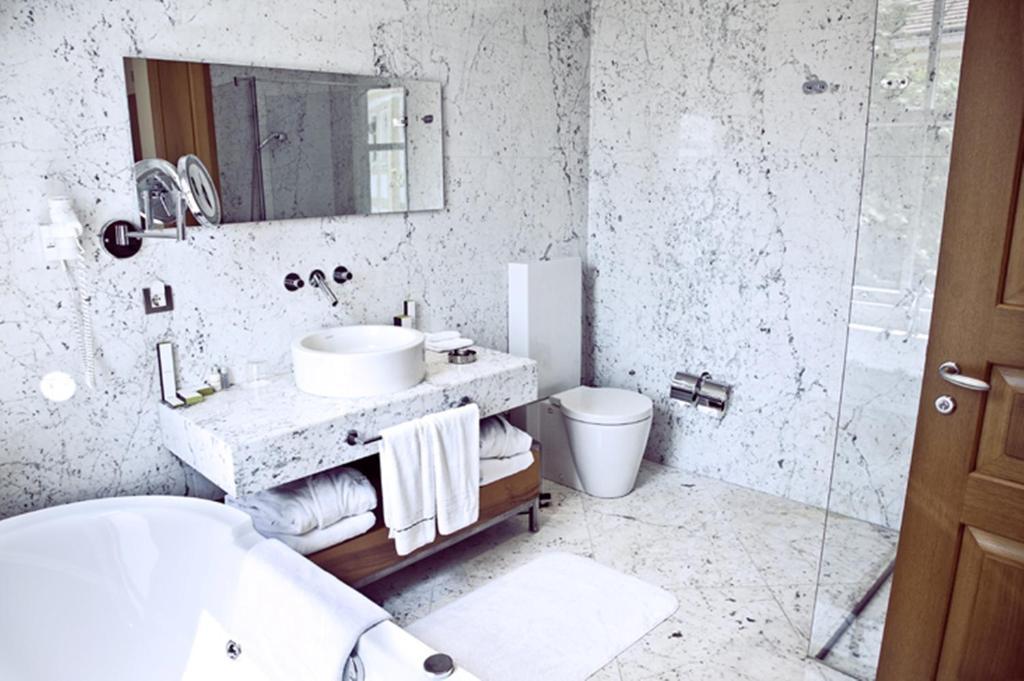 Standard Suite