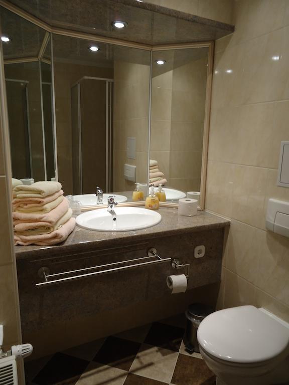 Triple Room,245320345:JPEG
