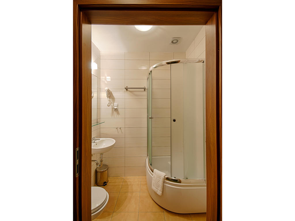 Doppelzimmer mit Blick auf den Innenhof