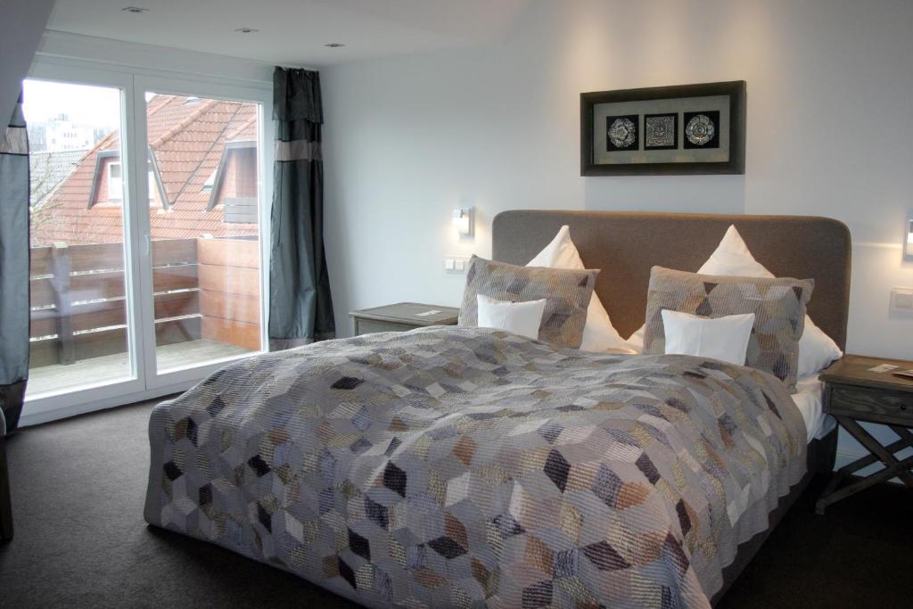 Zimmer mit Kingsize-Bett