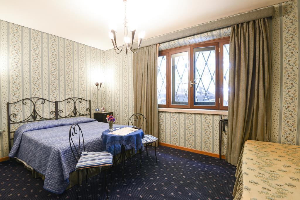 Dreibettzimmer