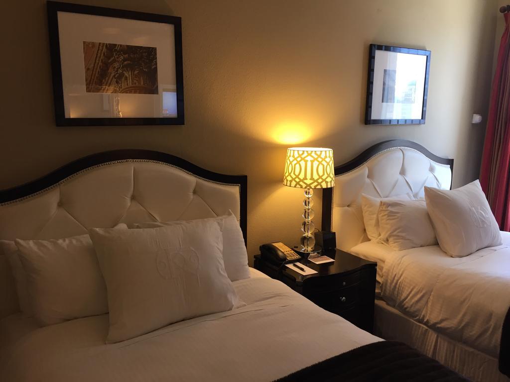 Deluxe Doppelzimmer mit 2 Doppelbetten
