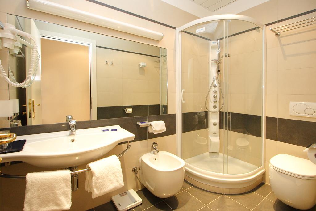 Zweibettzimmer