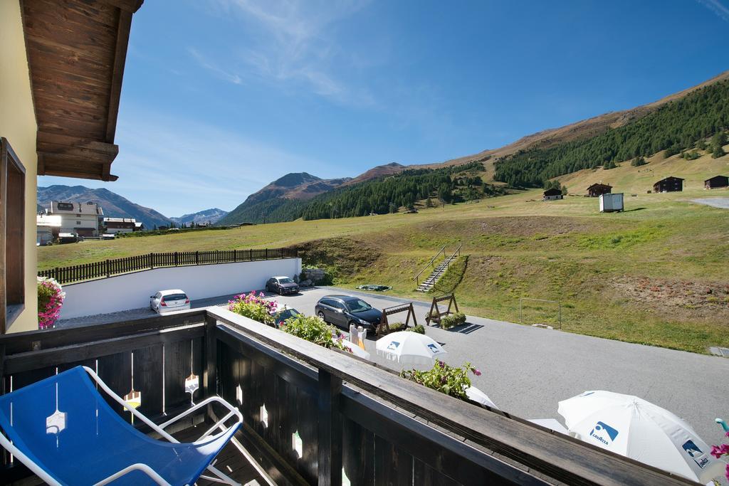 Superior Doppelzimmer mit Balkon und Bergblick