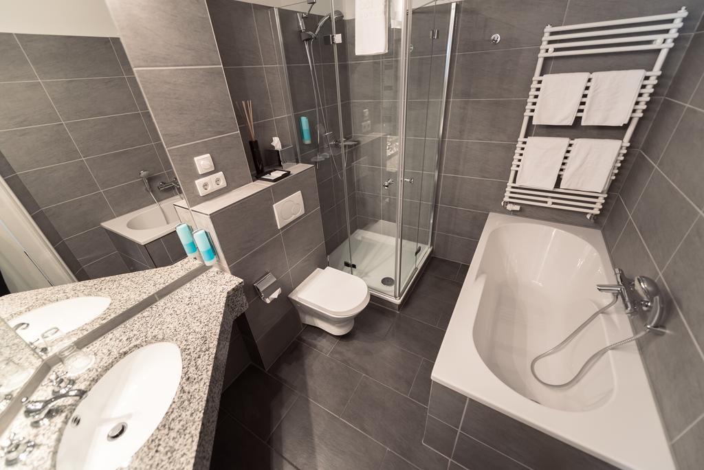 Junior Suite mit seitlichem Meerblick
