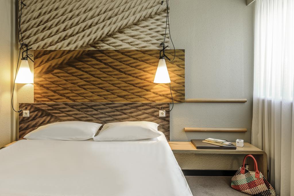 2 Doppelzimmer mit Verbindungstür