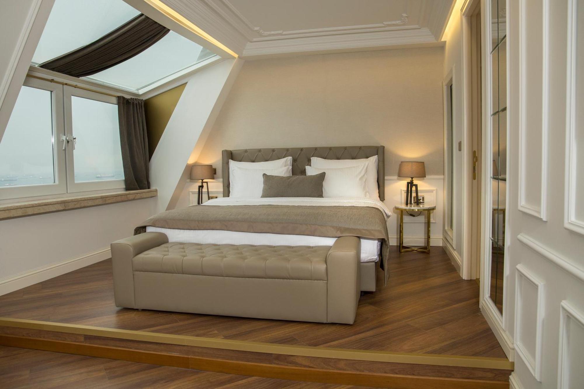 Suite mit Queensize-Doppelbett und Meerblick