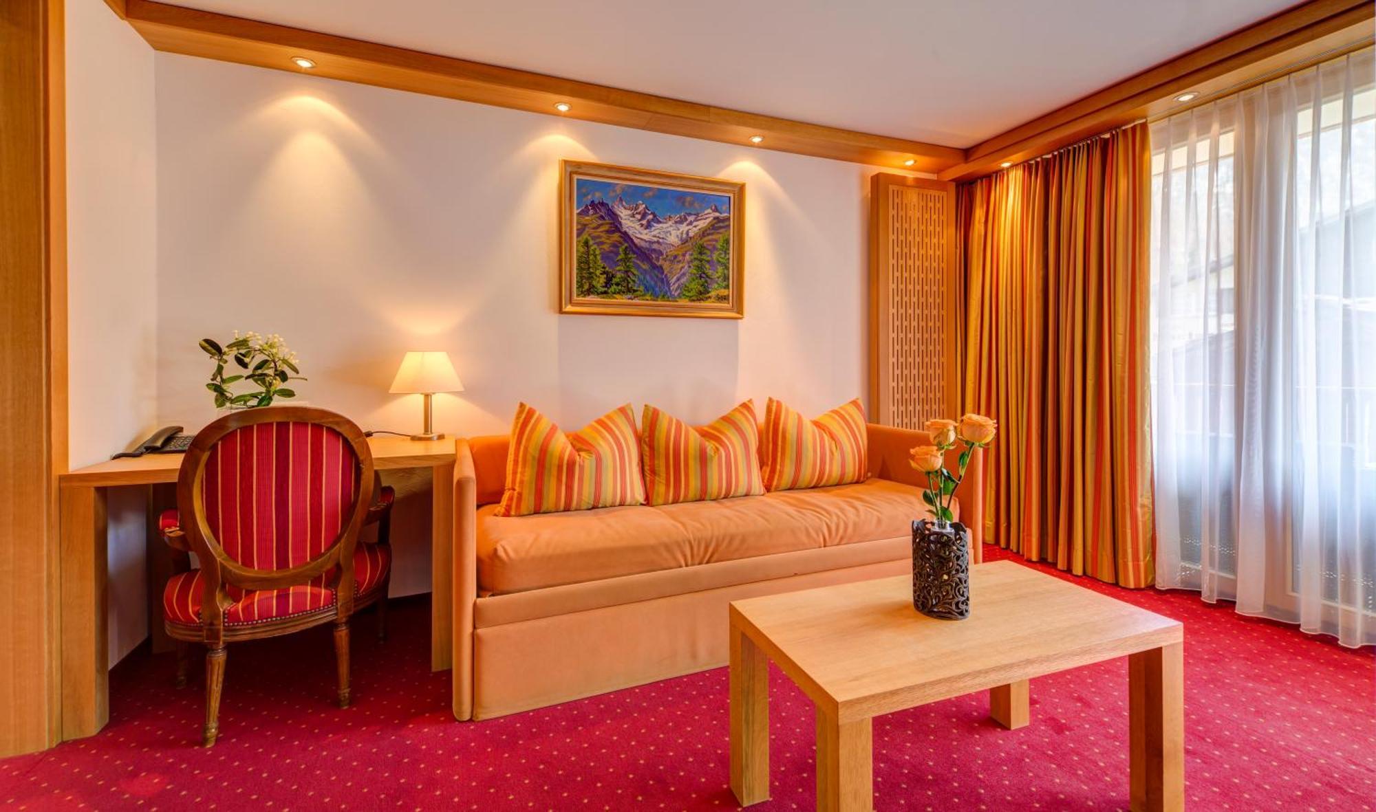 Suite mit Balkon und Blick auf das Matterhorn