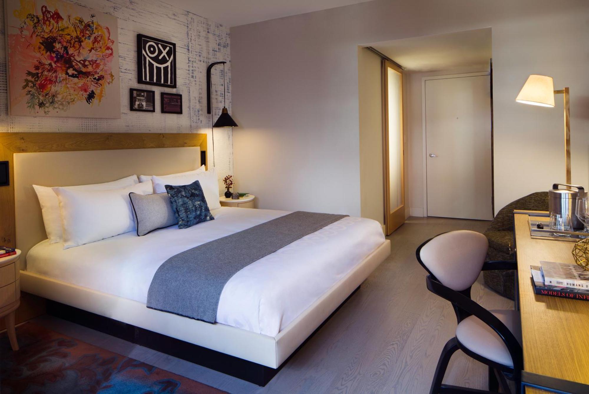 Zimmer mit Kingsize-Bett, Stadtblick und barrierefreier Dusche – barrierefrei