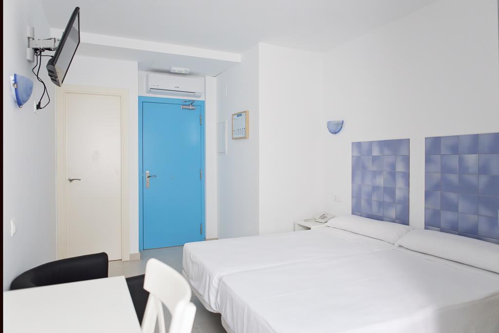 Doppel- oder Zweibettzimmer