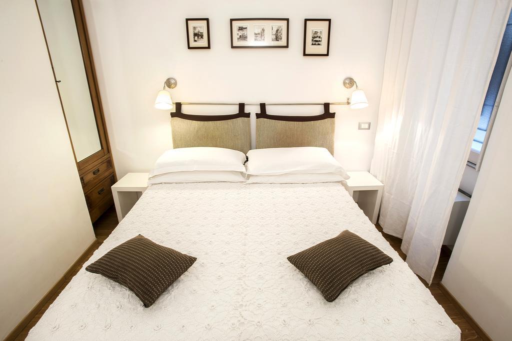 Doppel- oder Zweibettzimmer