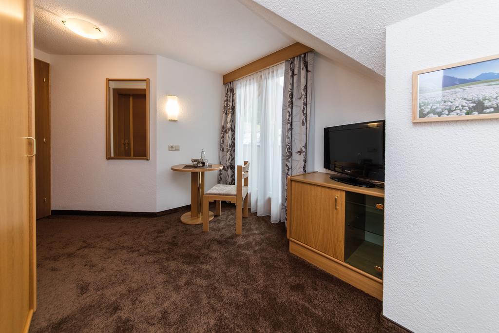 Einzelzimmer mit Balkon