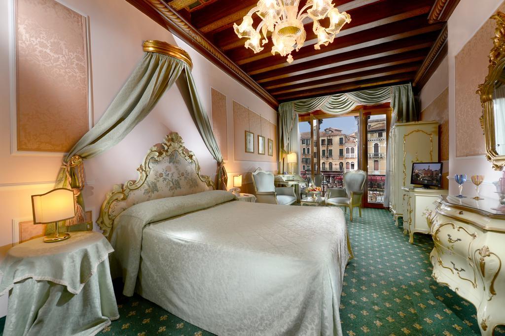 Junior Suite mit Balkon und Blick auf den Grand Canal - Nichtraucher
