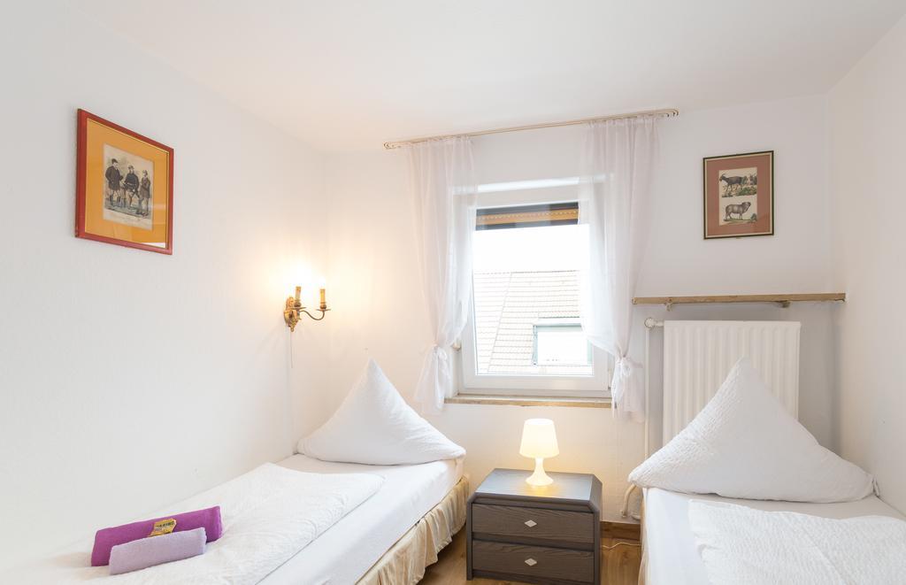 Zweibettzimmer mit Gemeinschaftsbad