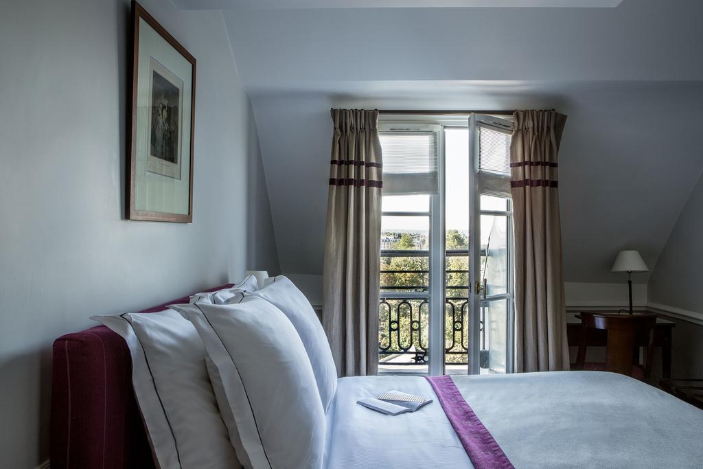 Suite Louvre mit Blick auf Paris