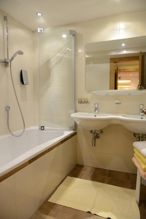 Suite mit 2 Schlafzimmern und Balkon (4 Erwachsene)