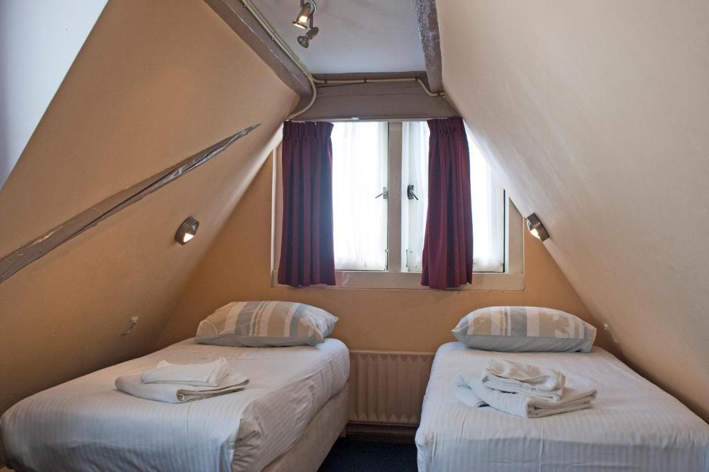 Zweibettzimmer mit Gemeinschaftsbad