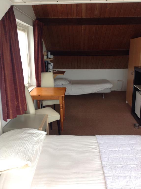 Dreibettzimmer