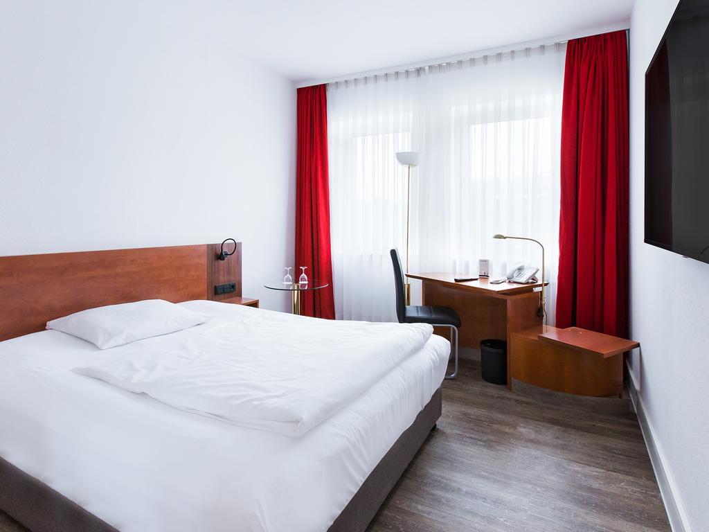 Double or Twin Room,401458119:JPEG