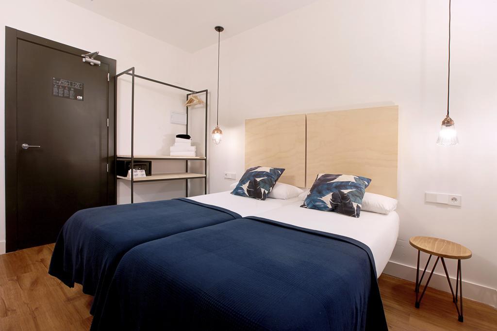 Zweibettzimmer mit Blick auf den Innenhof