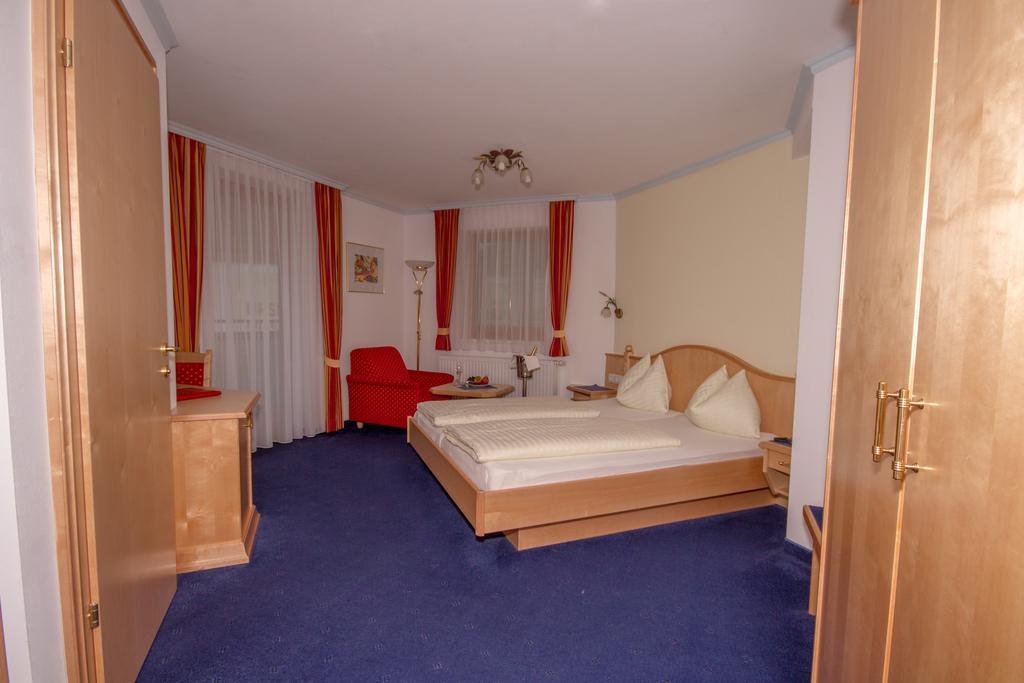 Doppelzimmer mit Balkon