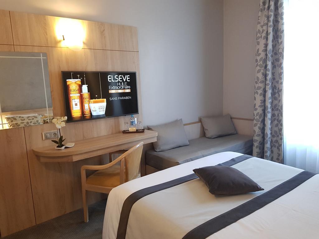 2 nebeneinander liegende Doppelzimmer