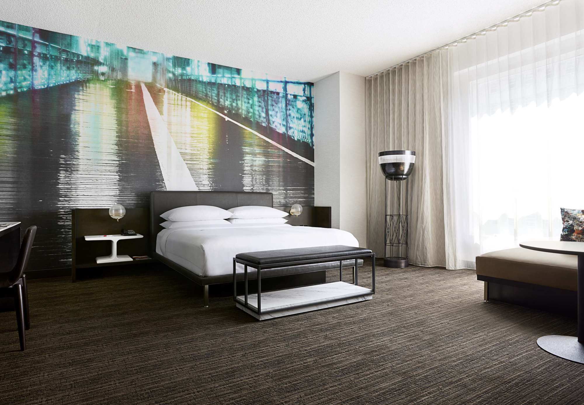 Großes Executive Zimmer mit Kingsize-Bett