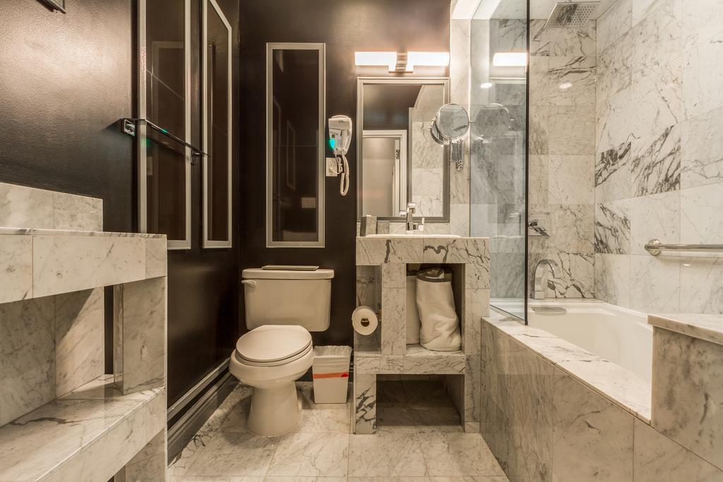 Deluxe Suite mit Queensize-Bett, Terrasse und Küchenzeile
