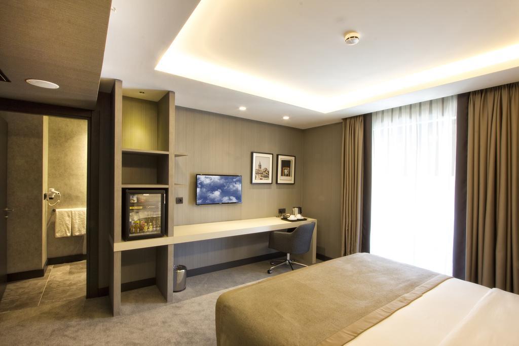 Standard Double or Twin Room,434642130:JPEG