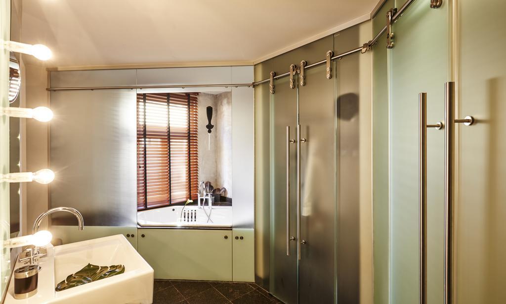 Doppelzimmer mit Whirlpool-Badewanne